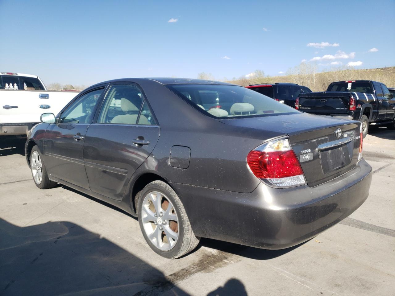 Photo 3 from auction – 2005 TOYOTA CAMRY LE with VIN 4T1BE32K45U503584
