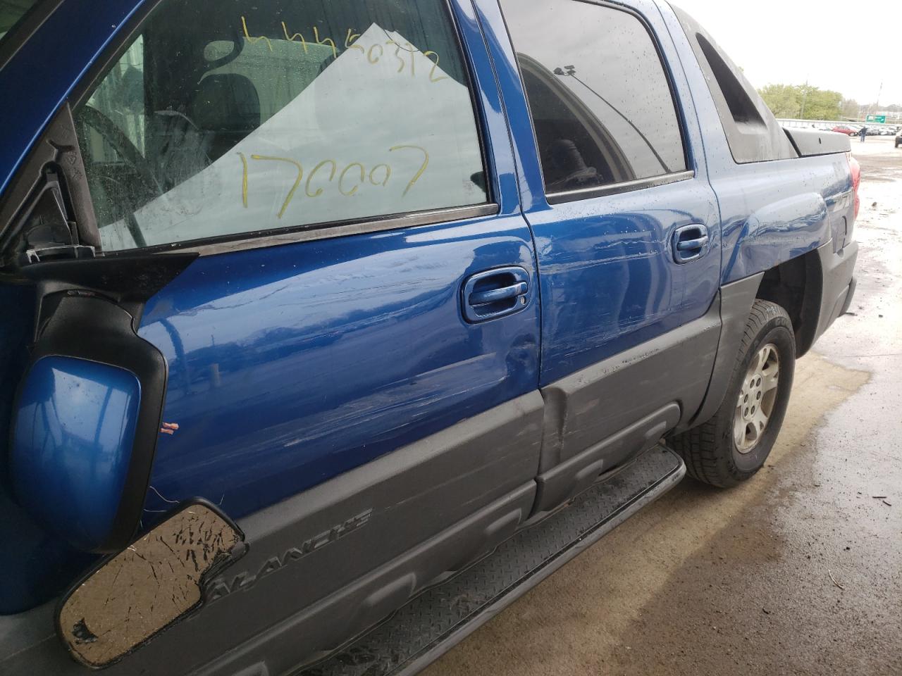 Photo 9 from auction – 2003 CHEVROLET AVALANCHE with VIN 3GNEK13T53G194298