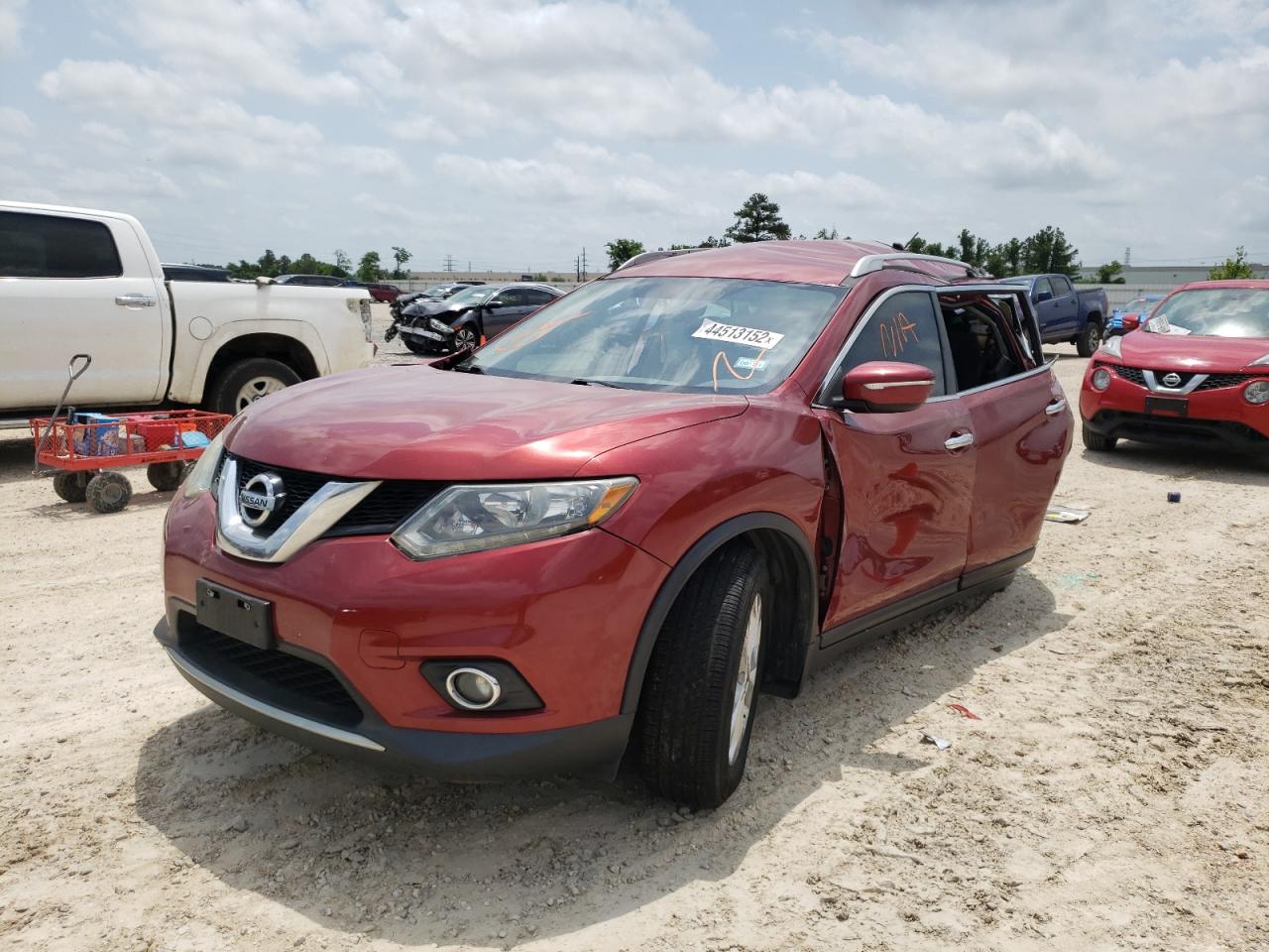 Photo 14 from auction – 2014 NISSAN ROGUE S with VIN 5N1AT2MT2EC784663