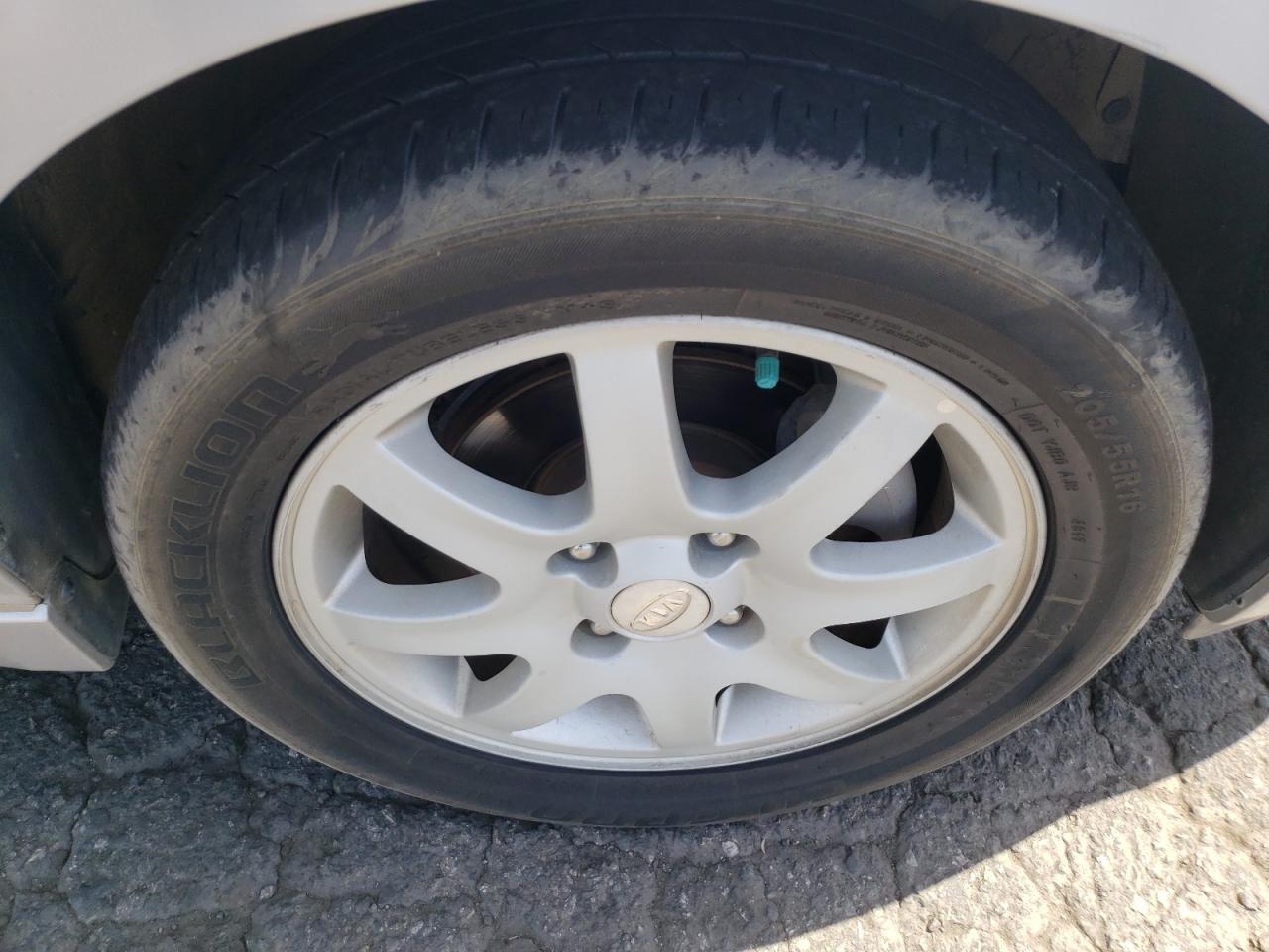 Photo 9 from auction – 2006 KIA SPECTRA5 with VIN KNAFE161965207657