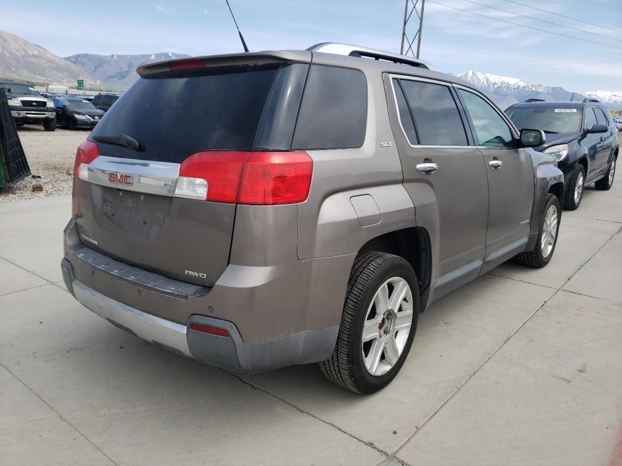 Photo 4 from auction – 2010 GMC TERRAIN SL with VIN 2CTFLJEW3A6393669