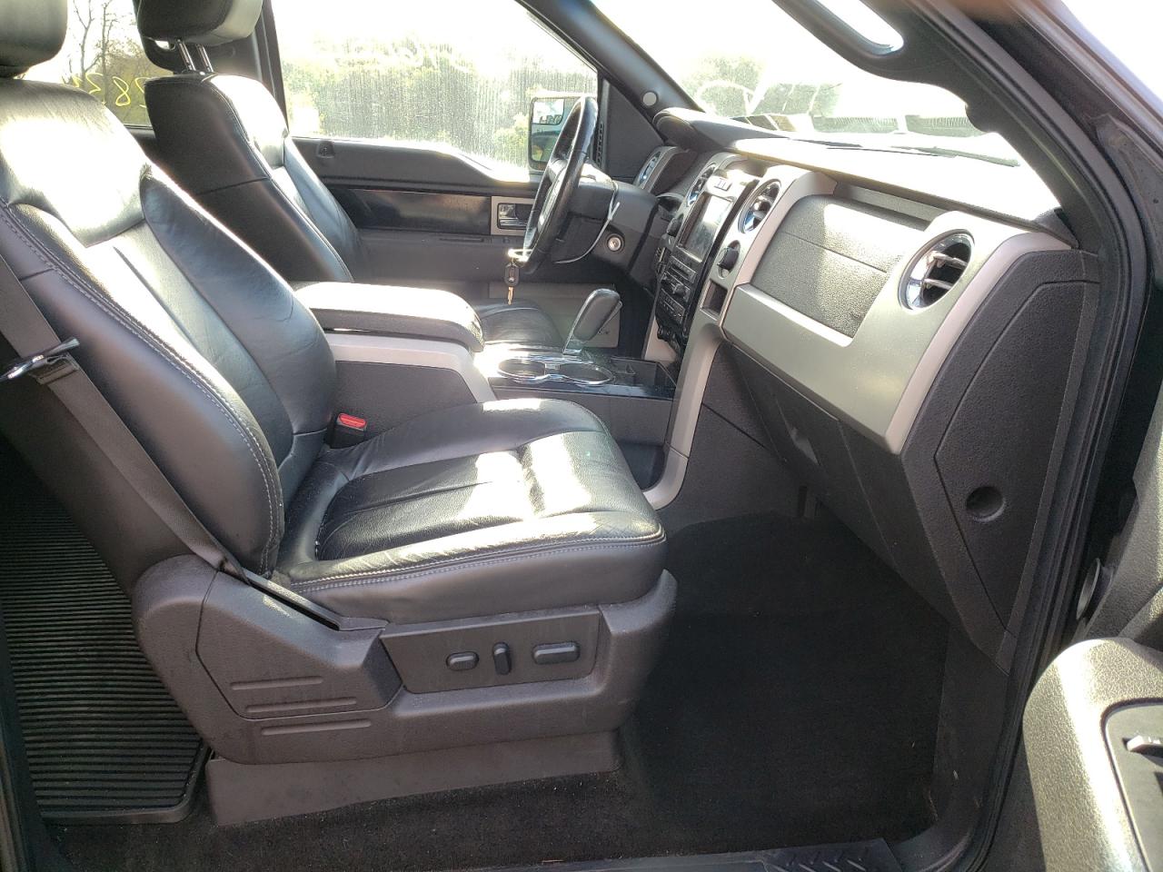 Photo 5 from auction – 2011 FORD F150 SUPER with VIN 1FTFW1EFXBFB78977