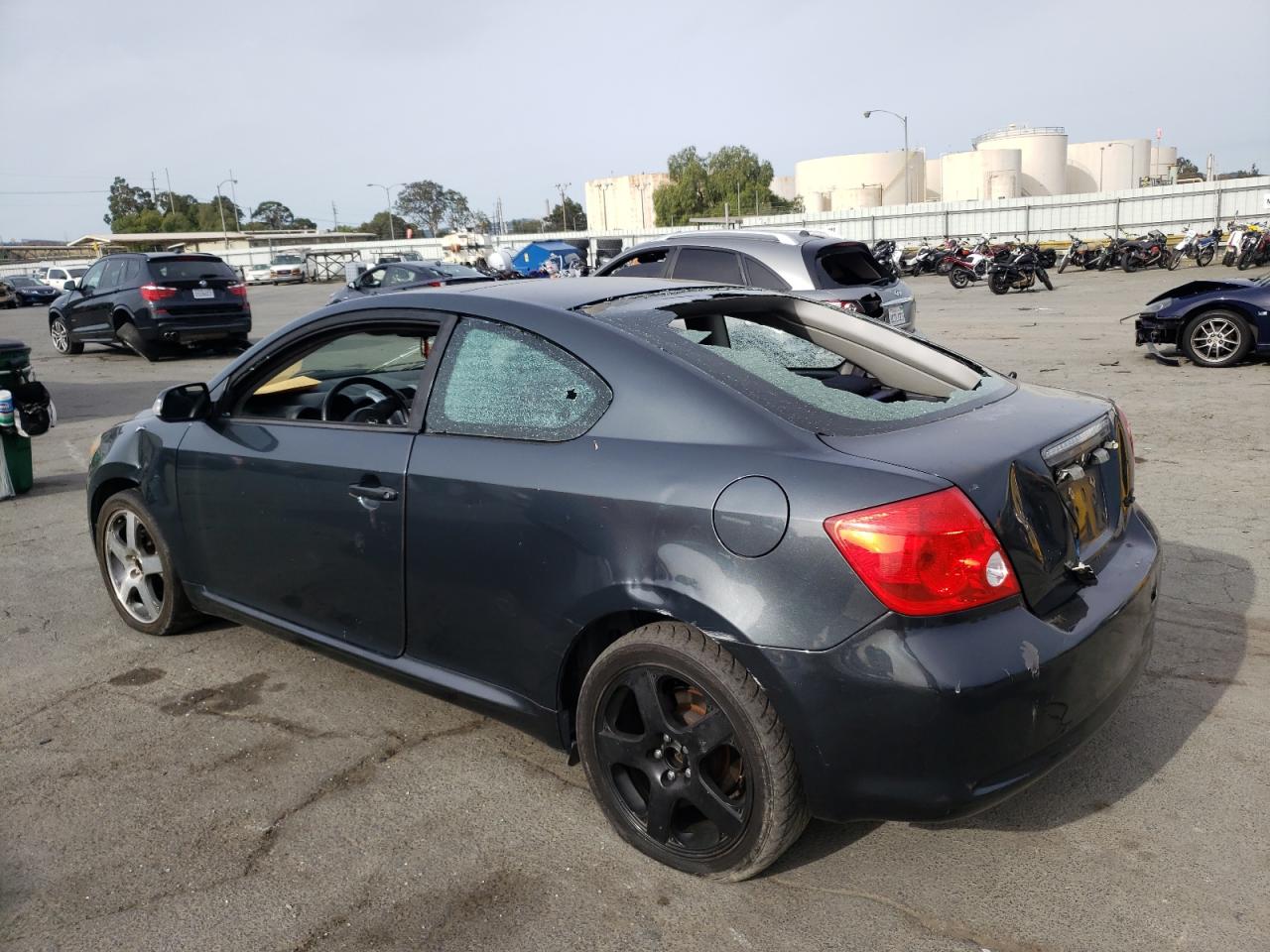 Photo 3 from auction – 2005 TOYOTA SCION TC with VIN JTKDE177350040102