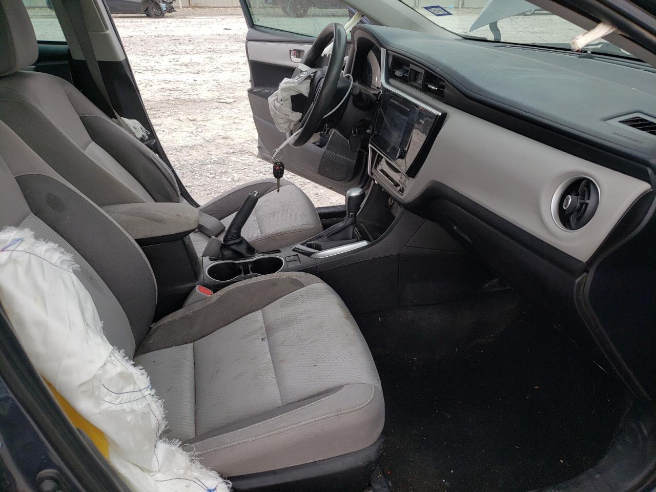 Photo 5 from auction – 2017 TOYOTA COROLLA L with VIN 5YFBURHEXHP728976