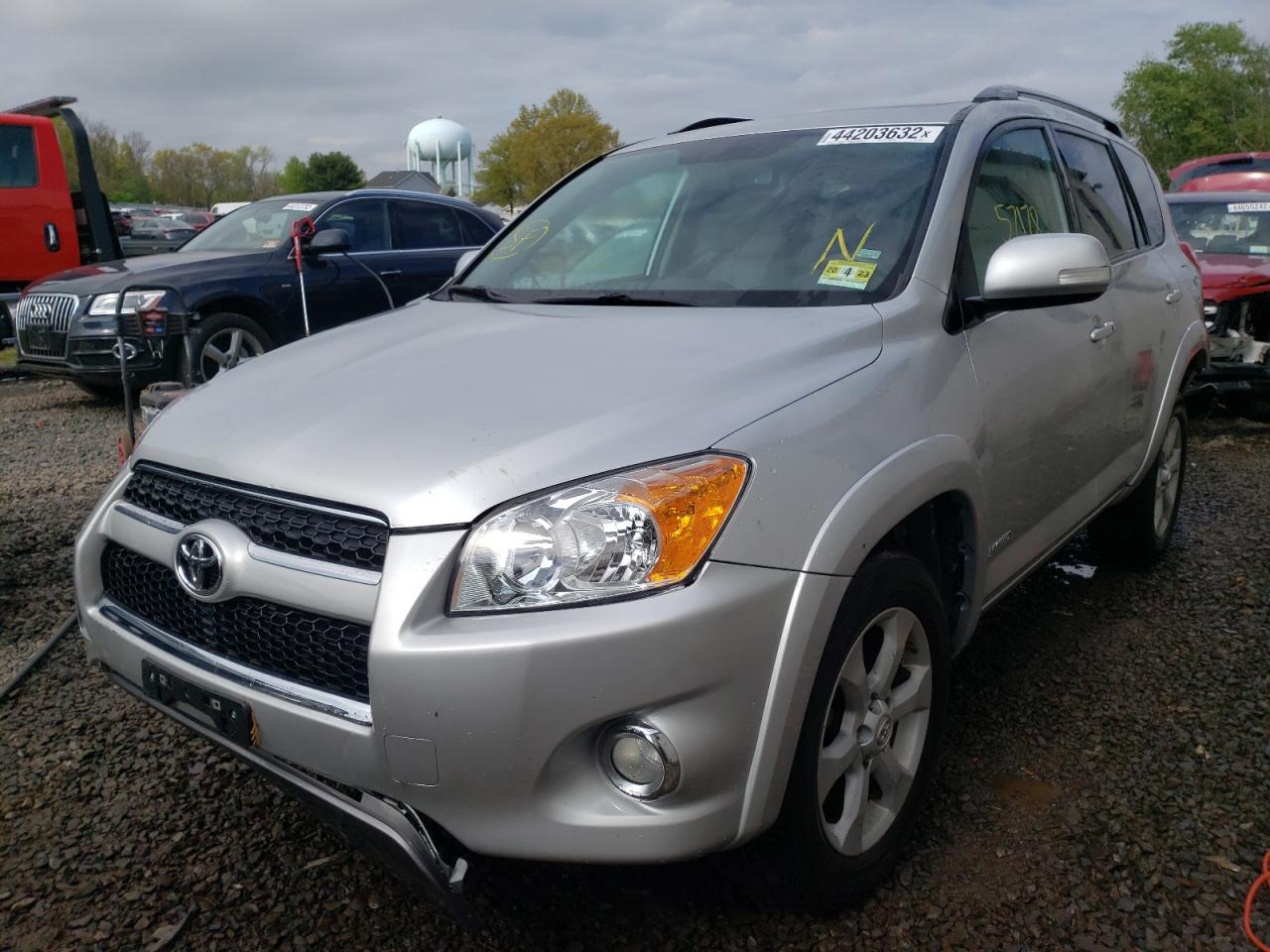 Photo 2 from auction – 2012 TOYOTA RAV4 LIMIT with VIN 2T3DF4DV5CW209344