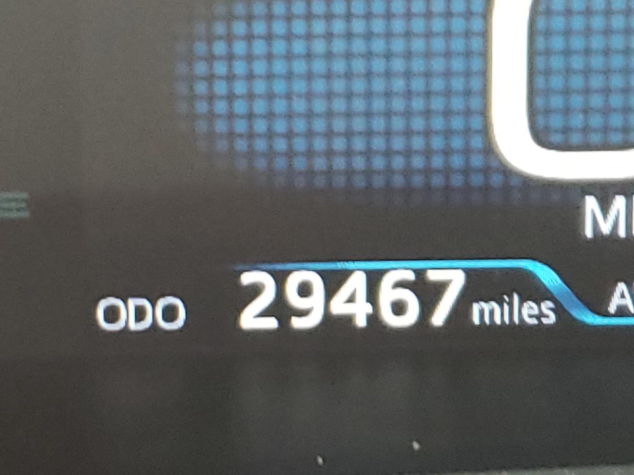 Photo 8 from auction – 2018 TOYOTA PRIUS PRIM with VIN JTDKARFP0J3099904