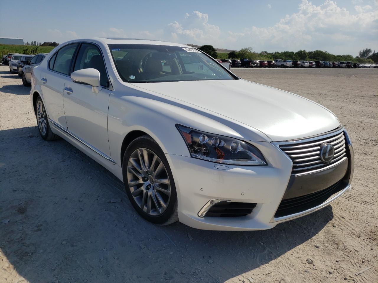LEXUS LS 460 2016 with VIN JTHBL5EF1G5138989 - Photo from auction
