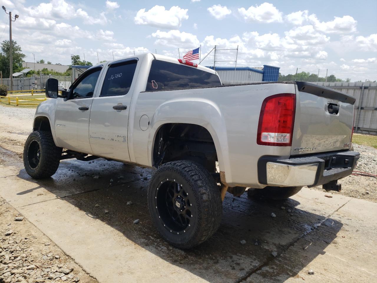Photo 3 from auction – 2007 GMC NEW SIERRA with VIN 2GTEK13C771560852