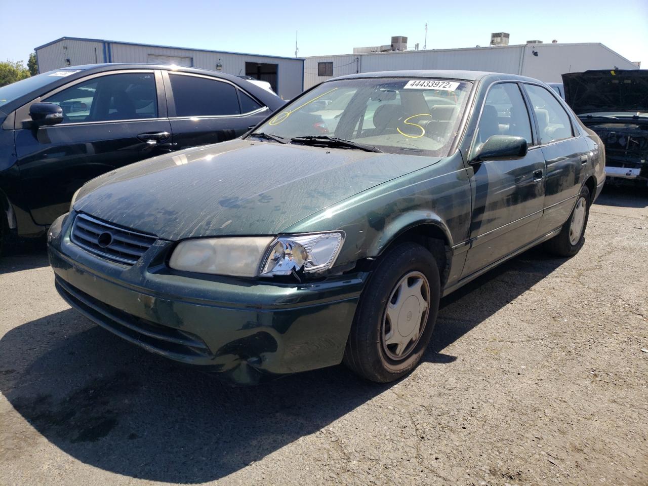 Photo 14 from auction – 2000 TOYOTA CAMRY CE with VIN 4T1BG22K2YU751535