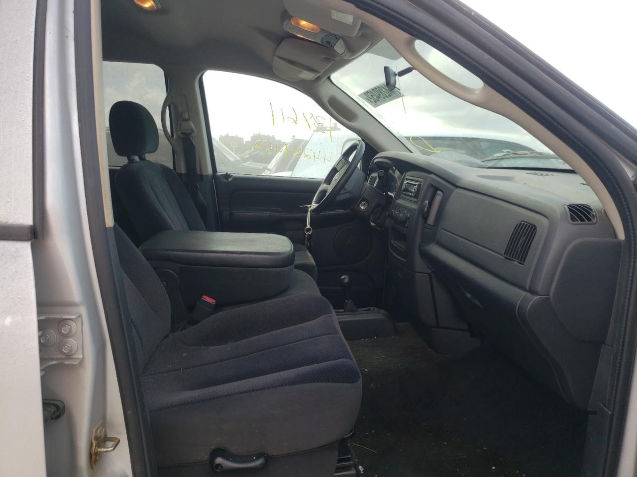 Photo 5 from auction – 2005 DODGE RAM 1500 S with VIN 1D7HU18D35S216236