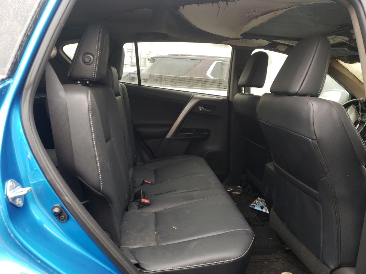 Photo 6 from auction – 2017 TOYOTA RAV4 LIMIT with VIN 2T3DFREV2HW585163