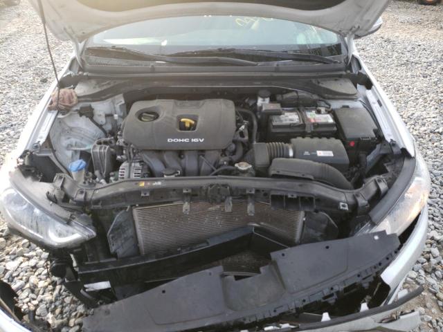 Photo 7 from auction – 2017 HYUNDAI ELANTRA with VIN 5NPD84LF6HH050904