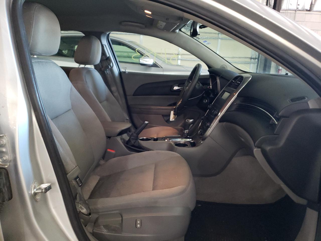 Photo 5 from auction – 2015 CHEVROLET MALIBU LS with VIN 1G11B5SL9FF179897
