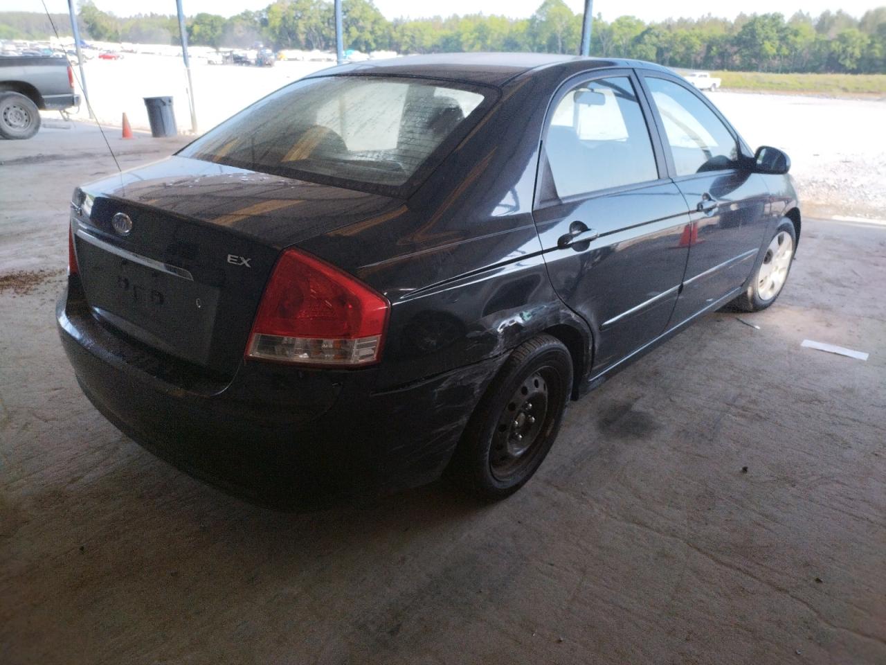 Photo 4 from auction – 2007 KIA SPECTRA EX with VIN KNAFE121275388995