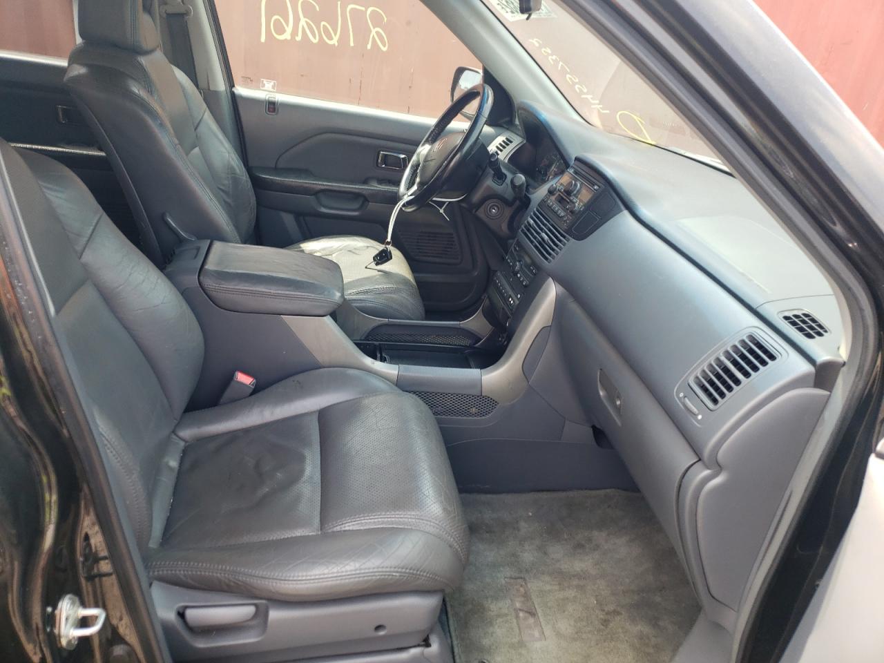 Photo 5 from auction – 2003 HONDA PILOT EXL with VIN 2HKYF18503H558753
