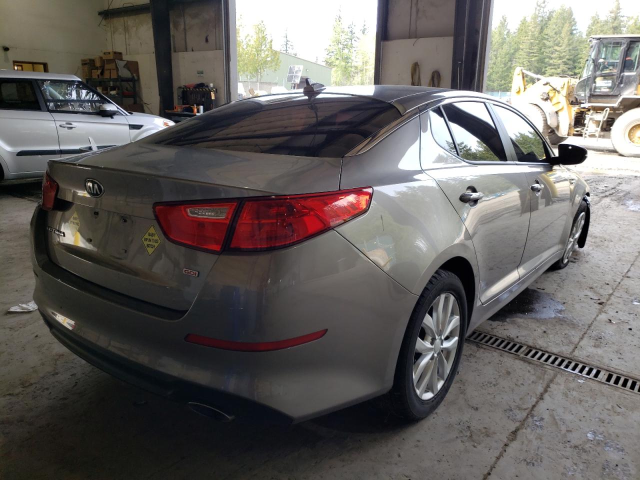 Photo 4 from auction – 2015 KIA OPTIMA LX with VIN 5XXGM4A70FG477301