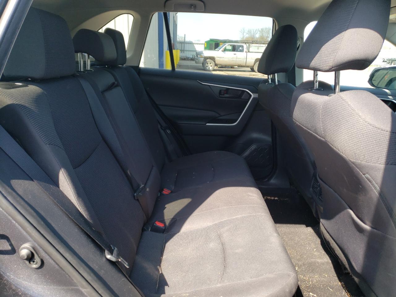 Photo 6 from auction – 2019 TOYOTA RAV4 LE with VIN 2T3MWRFV7KW033390