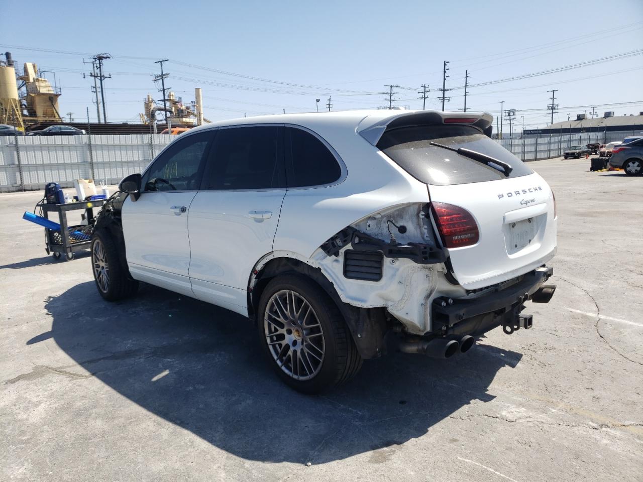 Photo 3 from auction – 2014 PORSCHE CAYENNE with VIN WP1AA2A27ELA94296