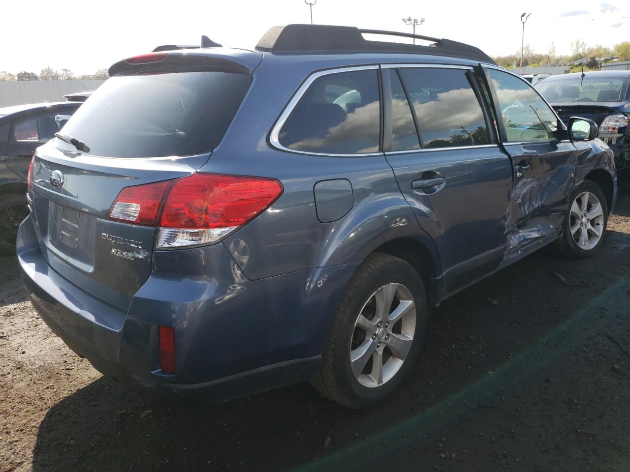 Снимка 4 от търг – 2014 SUBARU OUTBACK 2. с VIN 4S4BRBLC8E3251267