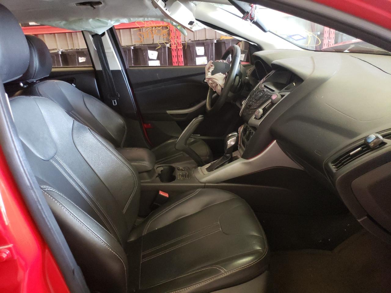 Photo 5 from auction – 2013 FORD FOCUS with VIN 1FADP3F28DL285354