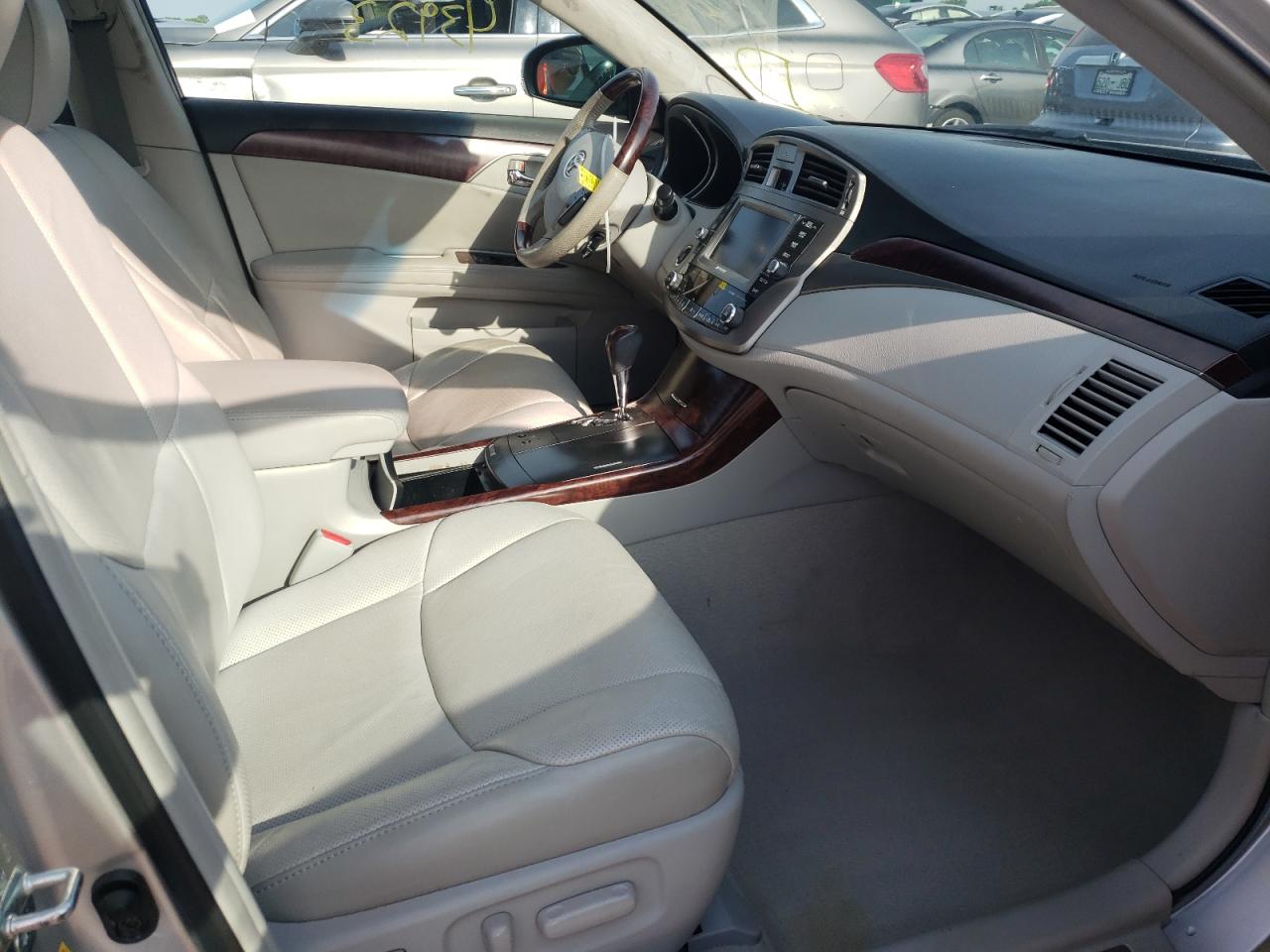 Photo 5 from auction – 2011 TOYOTA AVALON BAS with VIN 4T1BK3DB9BU392242