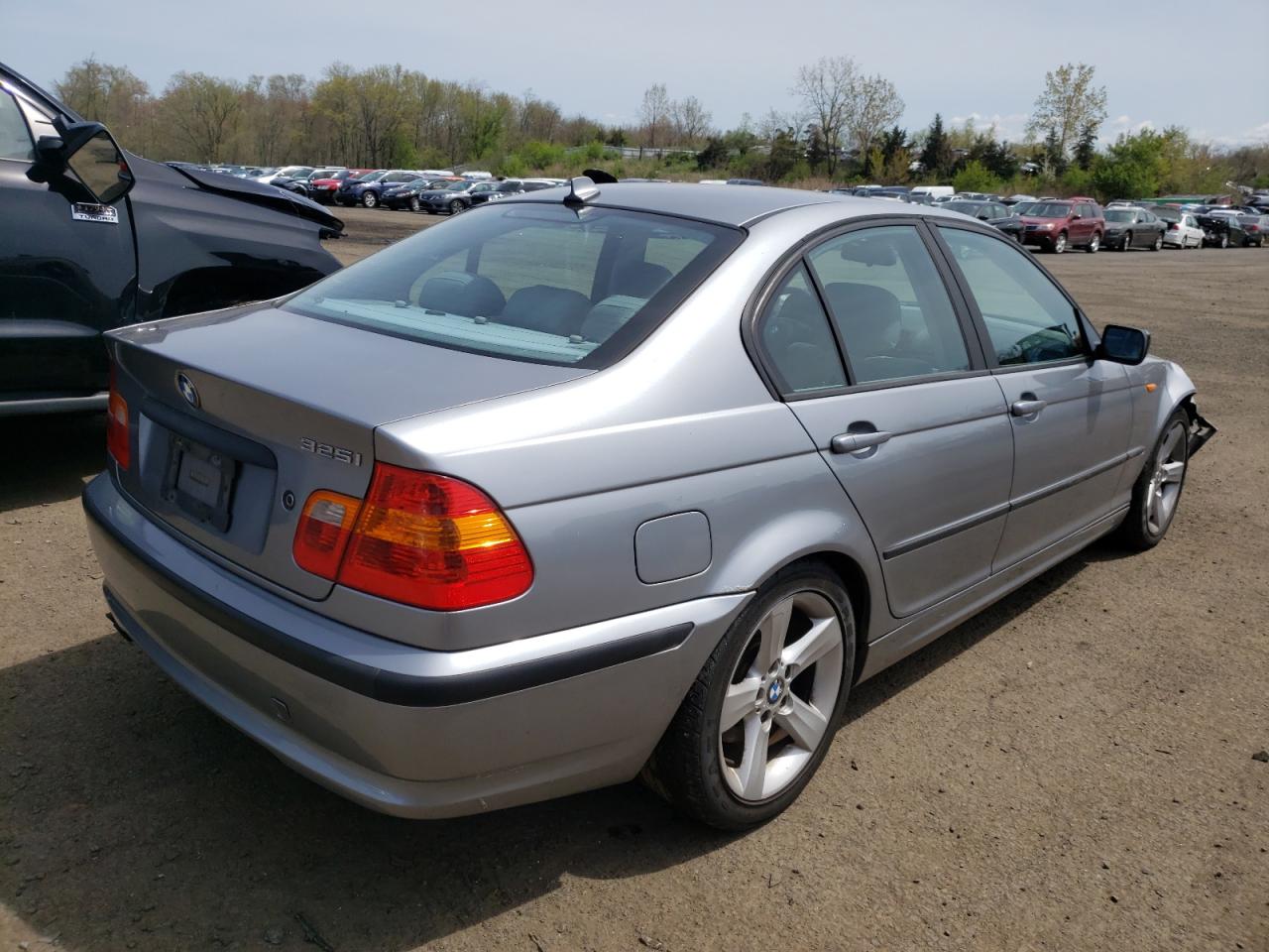 Photo 4 from auction – 2004 BMW 325 I with VIN WBAET37404NJ84059