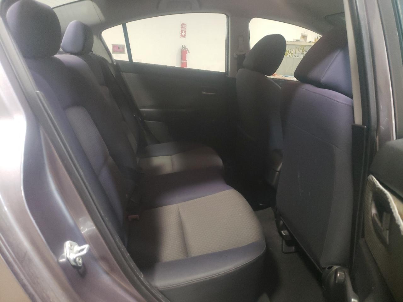 Photo 6 from auction – 2005 MAZDA 3 I with VIN JM1BK12F451249946