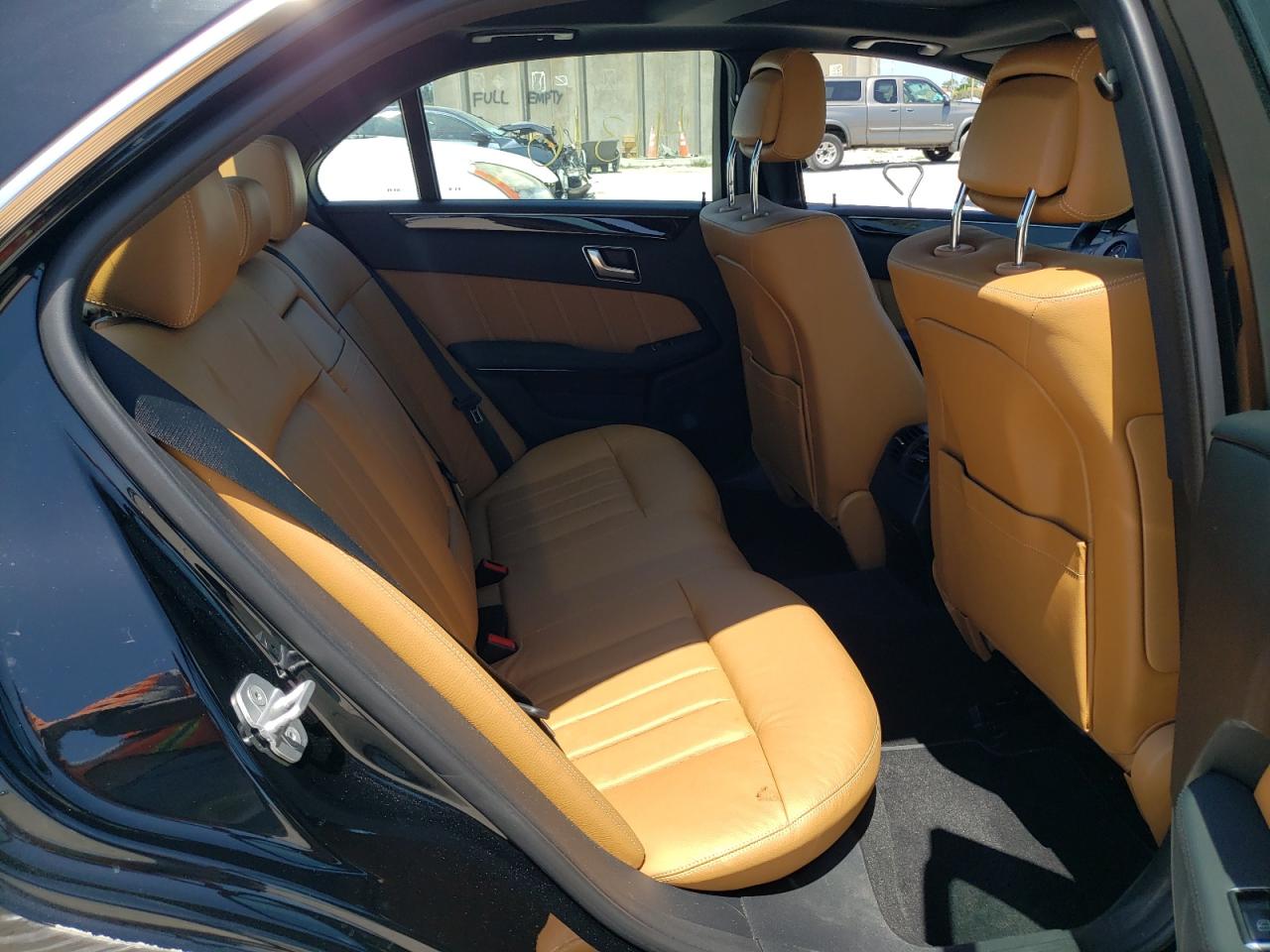 Photo 6 from auction – 2012 MERCEDES-BENZ E 350 with VIN WDDHF5KB6CA640926