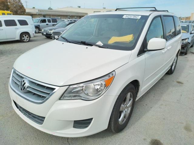 Photo 2 from auction – 2011 VOLKSWAGEN ROUTAN SEL with VIN 2V4RW5DG3BR772565