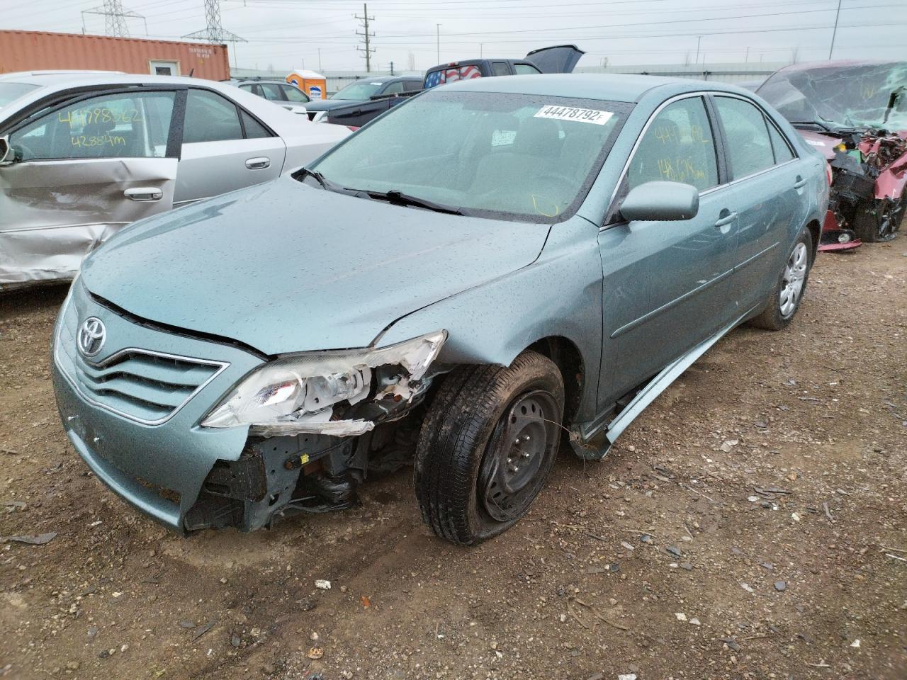 Фото 2 с аукциона – 2011 TOYOTA CAMRY BASE с VIN 4T1BF3EK4BU747255