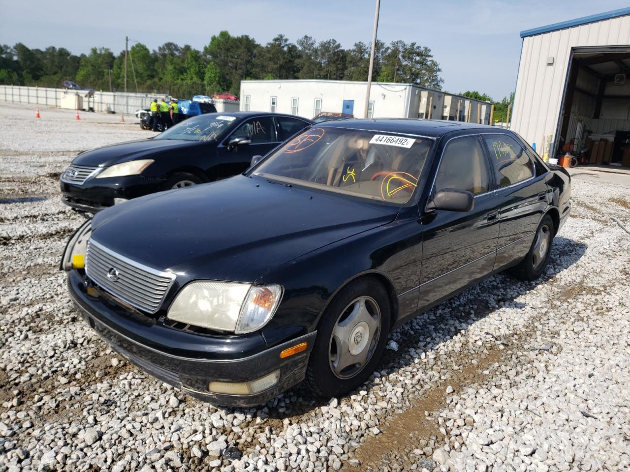 Photo 2 from auction – 1998 LEXUS LS 400 with VIN JT8BH28F9W0136897
