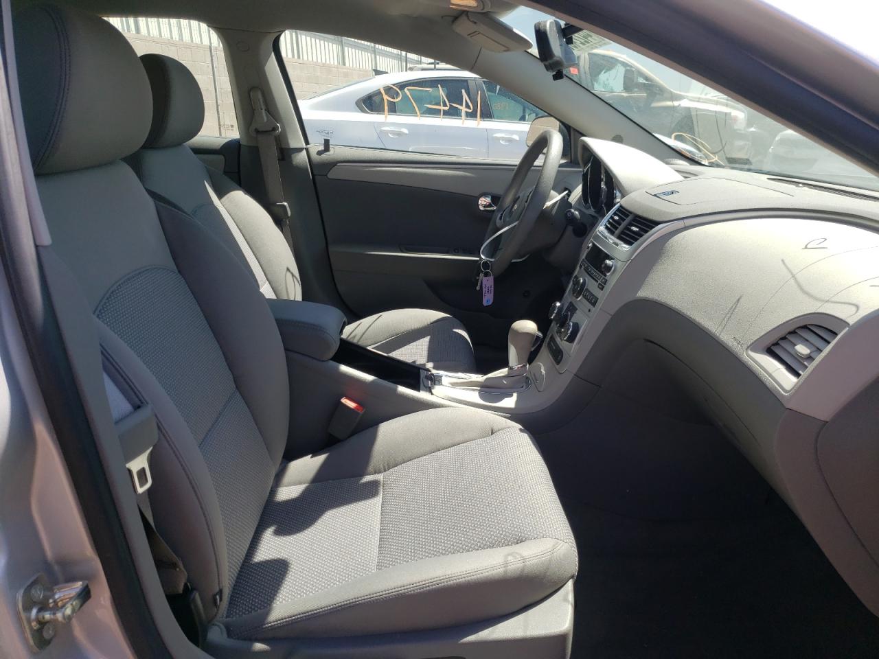 Photo 5 from auction – 2012 CHEVROLET MALIBU LS with VIN 1G1ZB5E02CF112378