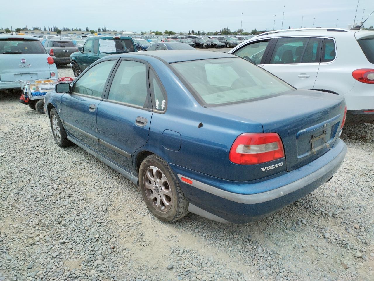 Photo 3 from auction – 2000 VOLVO S40 with VIN YV1VS2552YF437002
