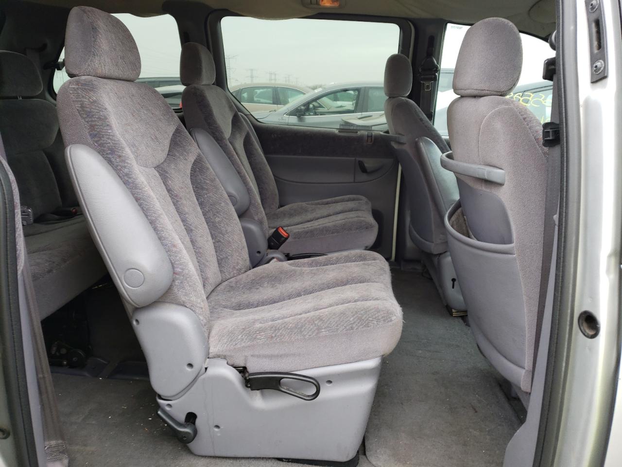 Photo 6 from auction – 2000 DODGE CARAVAN SE with VIN 2B4GP45G0YR781575