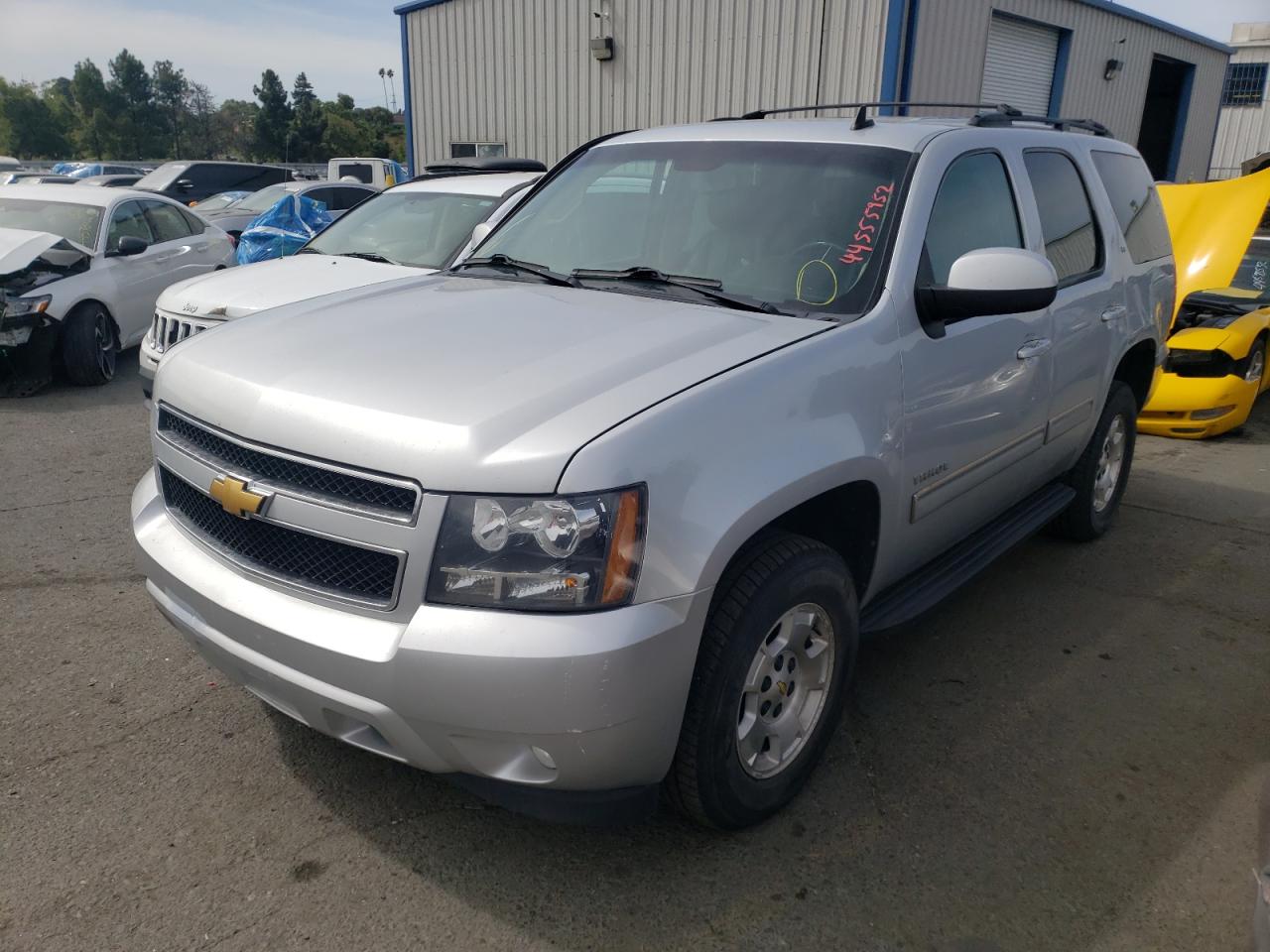 Photo 2 from auction – 2013 CHEVROLET TAHOE with VIN 1GNSKBE07DR351472