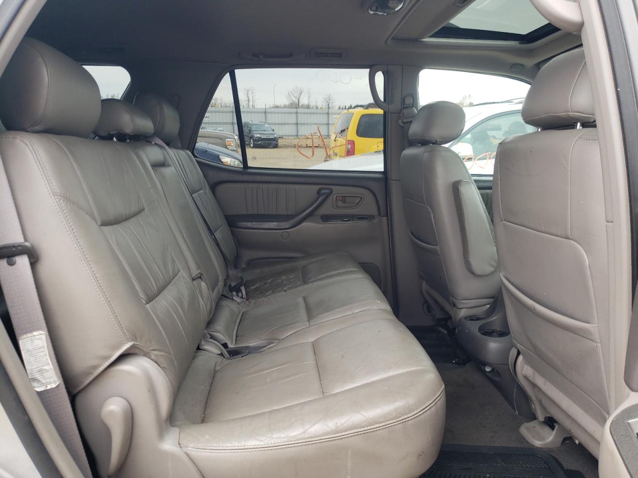 Photo 6 from auction – 2001 TOYOTA SEQUOIA LI with VIN 5TDBT48A81S006521