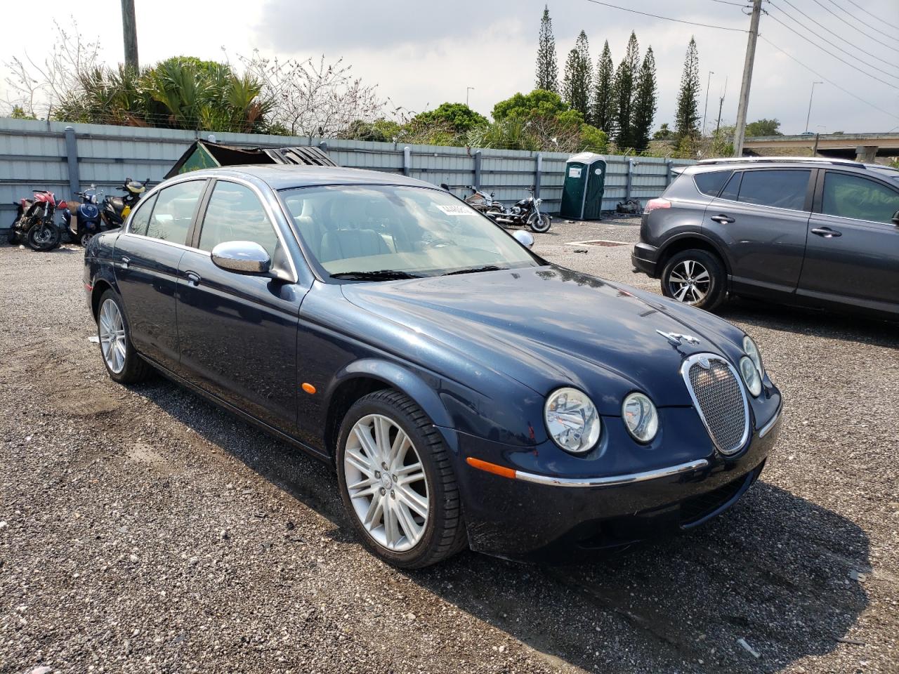 JAGUAR S-TYPE 2008 with VIN SAJWA01A98FN87176 - Photo from auction