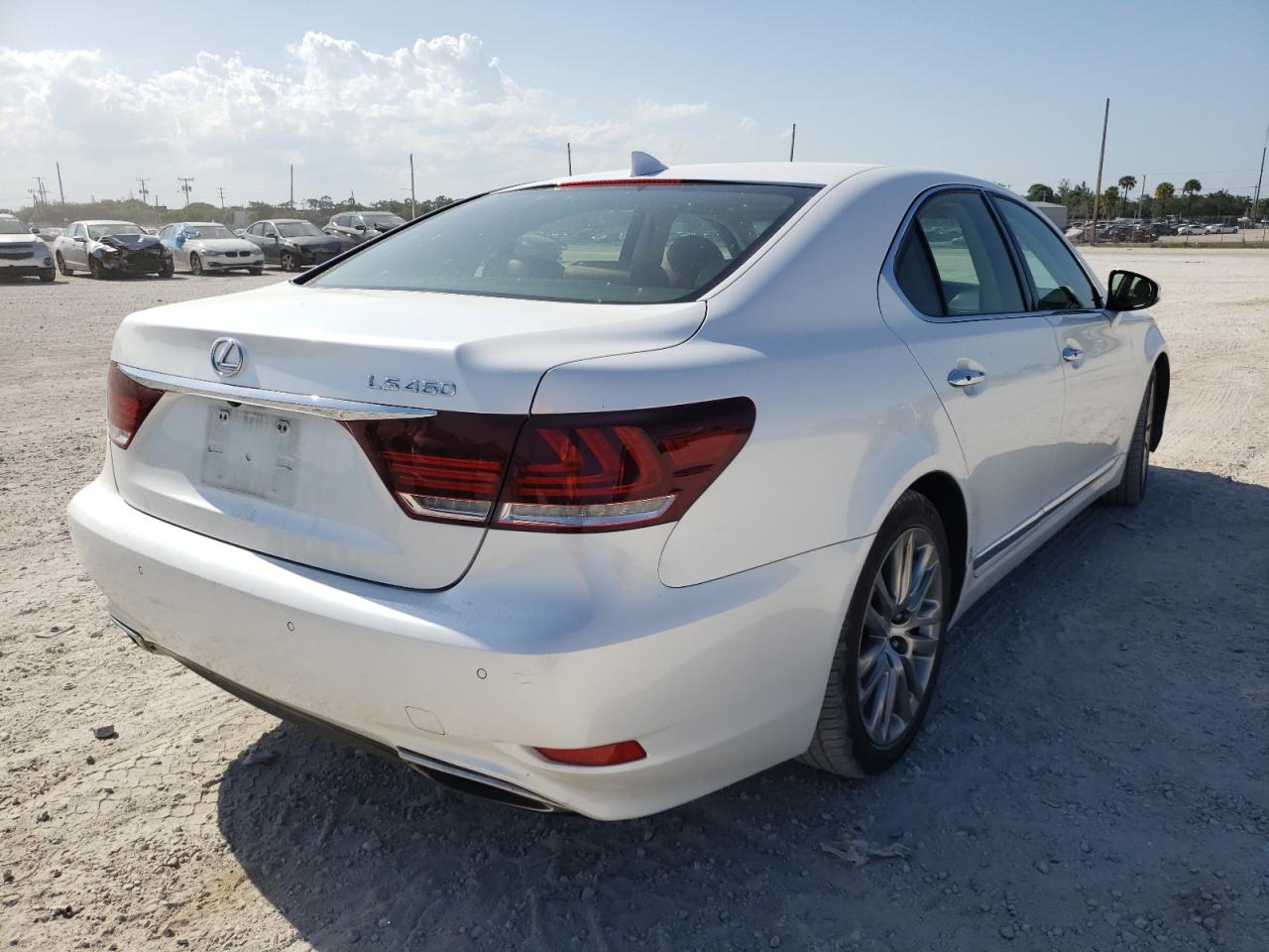 Photo 4 from auction – 2016 LEXUS LS 460 with VIN JTHBL5EF1G5138989