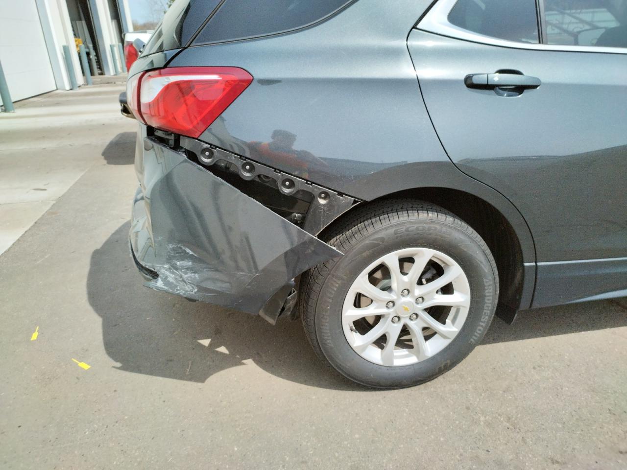 Photo 9 from auction – 2018 CHEVROLET EQUINOX LT with VIN 2GNAXSEV1J6235975