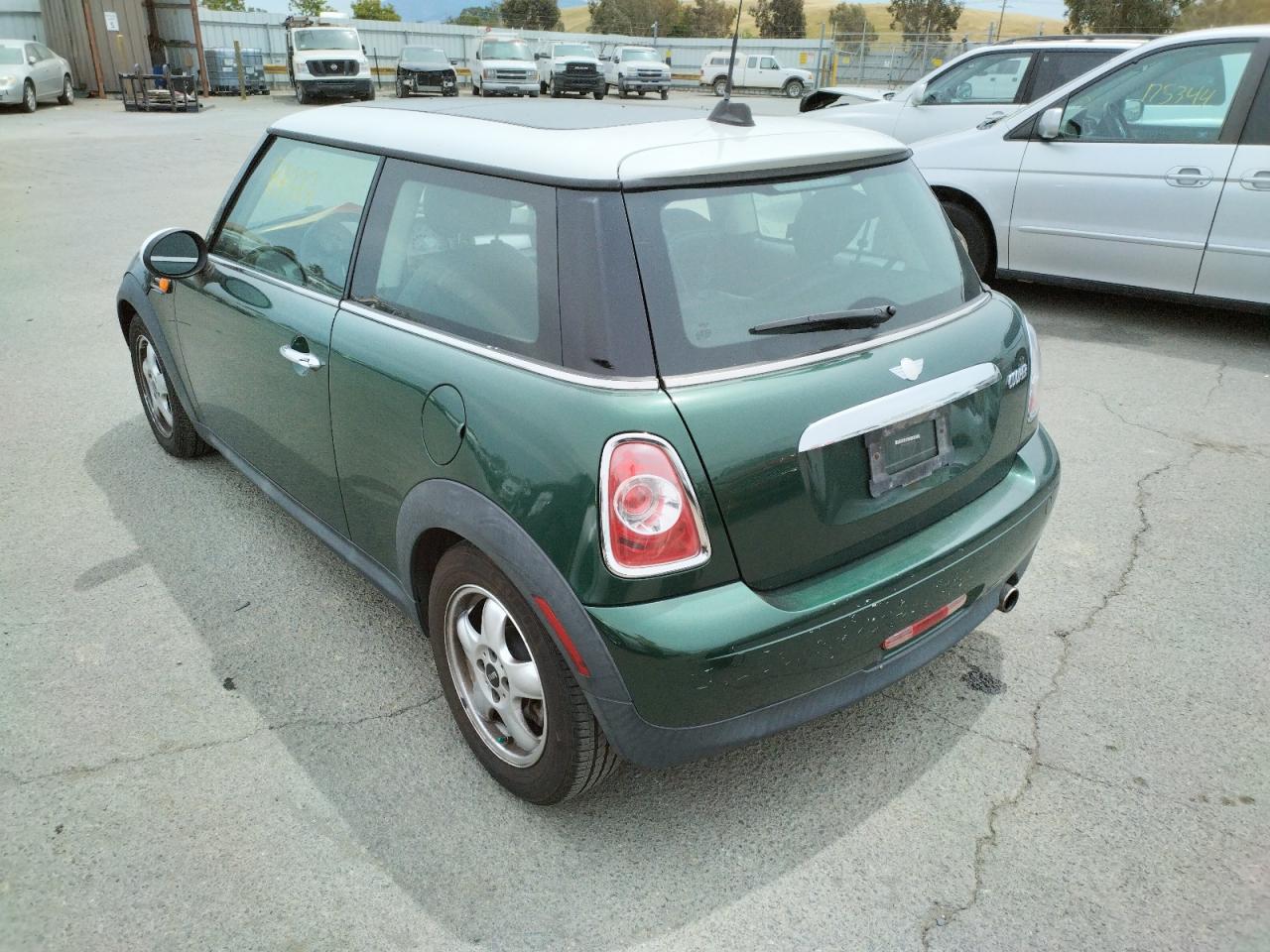 Photo 3 from auction – 2011 MINI COOPER with VIN WMWSU3C56BT253232