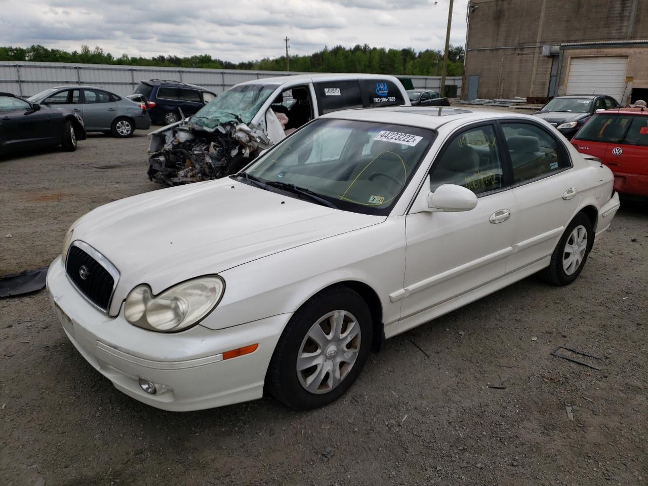 Photo 2 from auction – 2004 HYUNDAI SONATA GL with VIN KMHWF25S04A010599