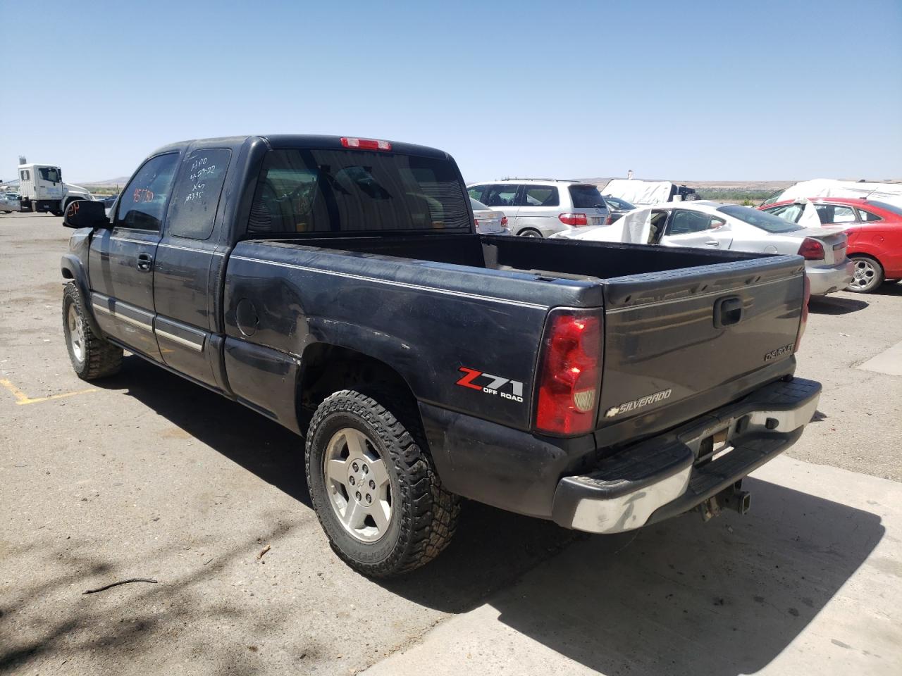 Photo 3 from auction – 2005 CHEVROLET SILVERADO with VIN 1GCEK19BX5E258370