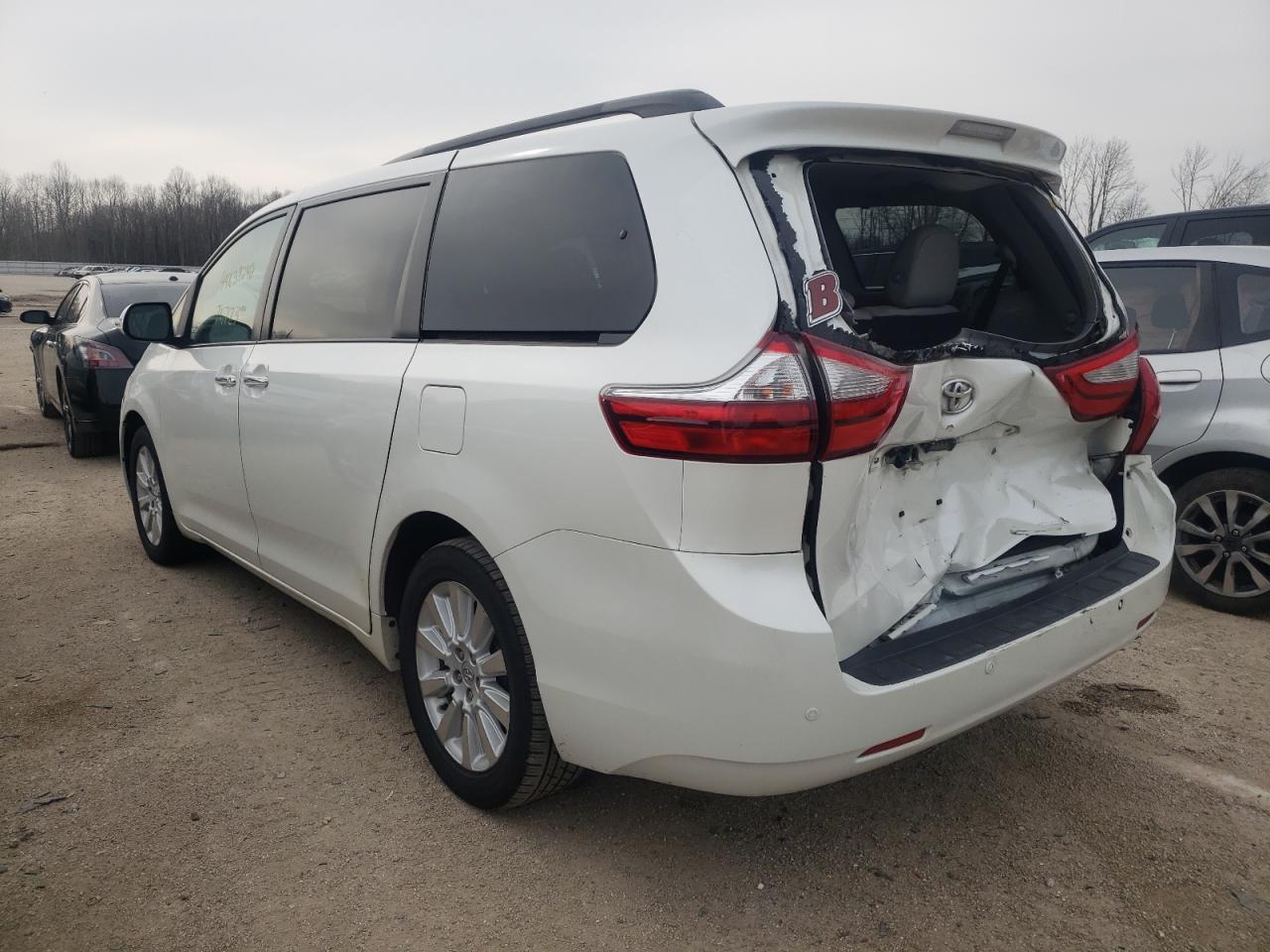 Photo 3 from auction – 2015 TOYOTA SIENNA XLE with VIN 5TDDK3DC3FS117756