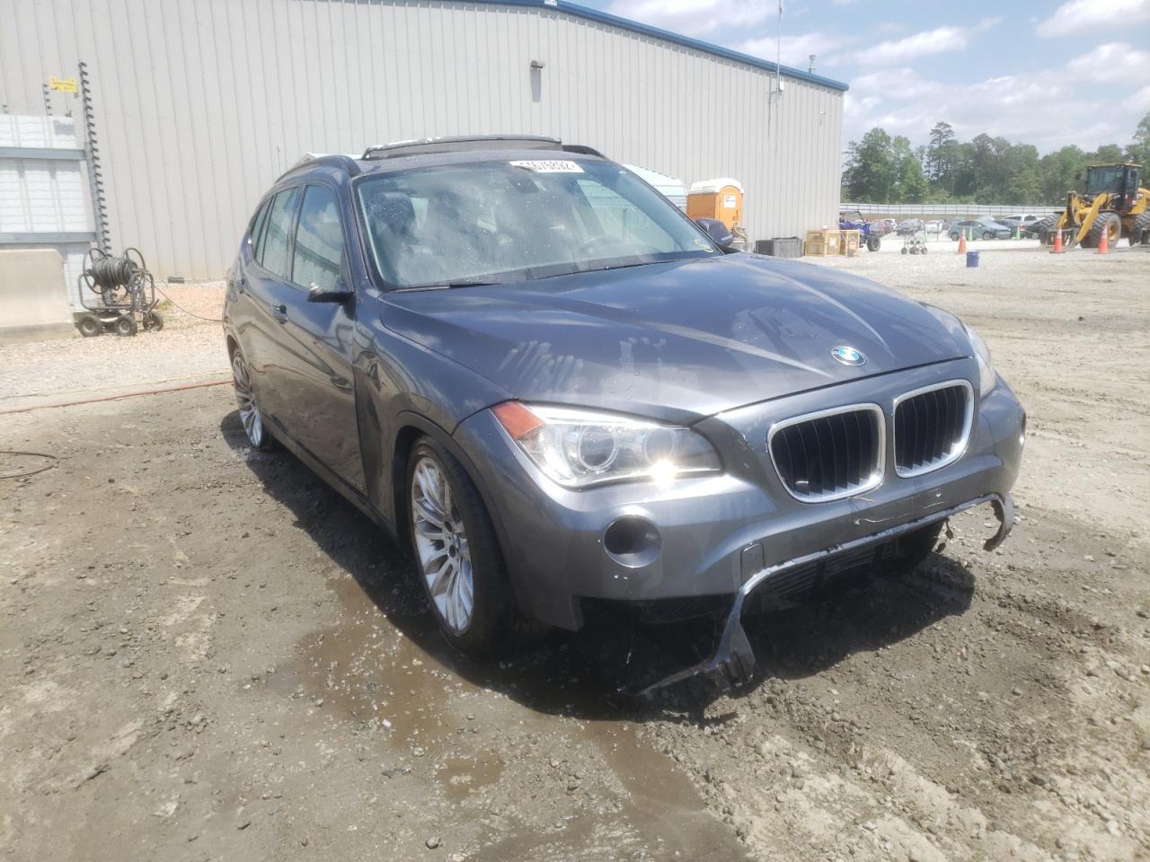 BMW X1 SDRIVE2 2015 with VIN WBAVM1C53FV498677 - Photo from auction