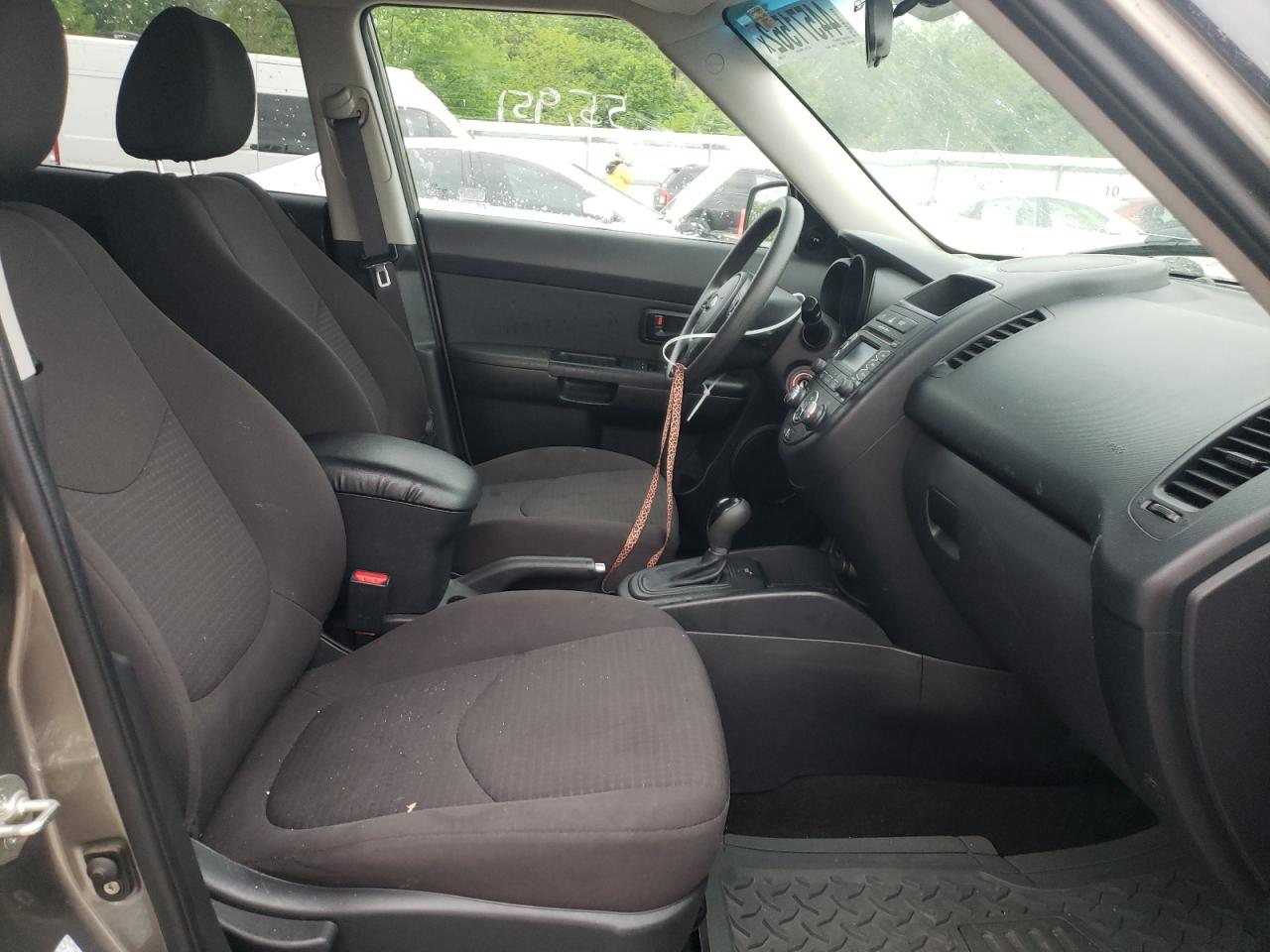 Photo 5 from auction – 2013 KIA SOUL with VIN KNDJT2A59D7632039