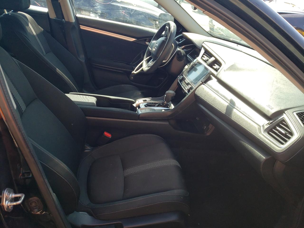 Photo 5 from auction – 2018 HONDA CIVIC with VIN 2HGFC2F70JH508193