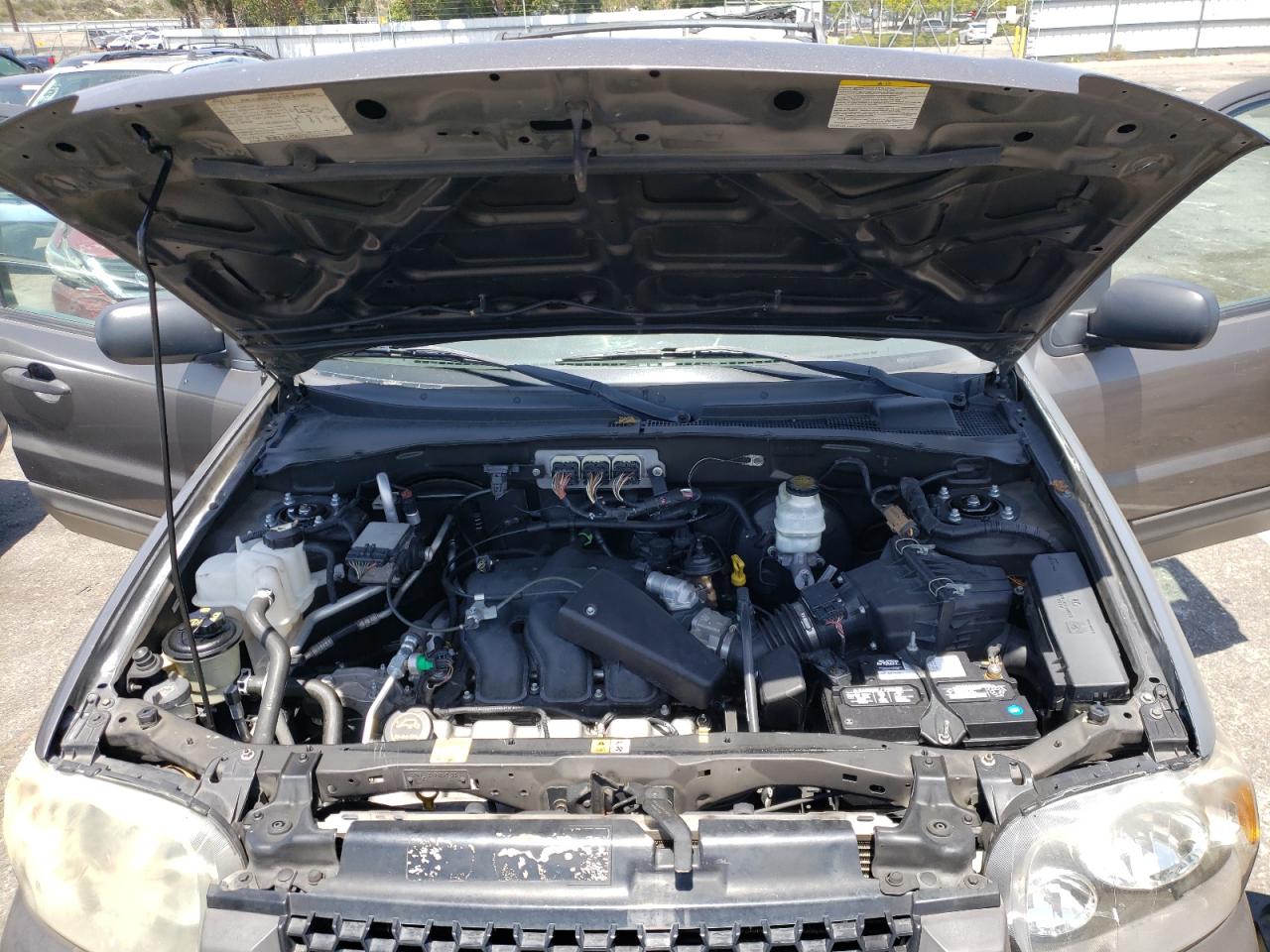 Photo 7 from auction – 2006 FORD ESCAPE XLT with VIN 1FMYU03166KB66317