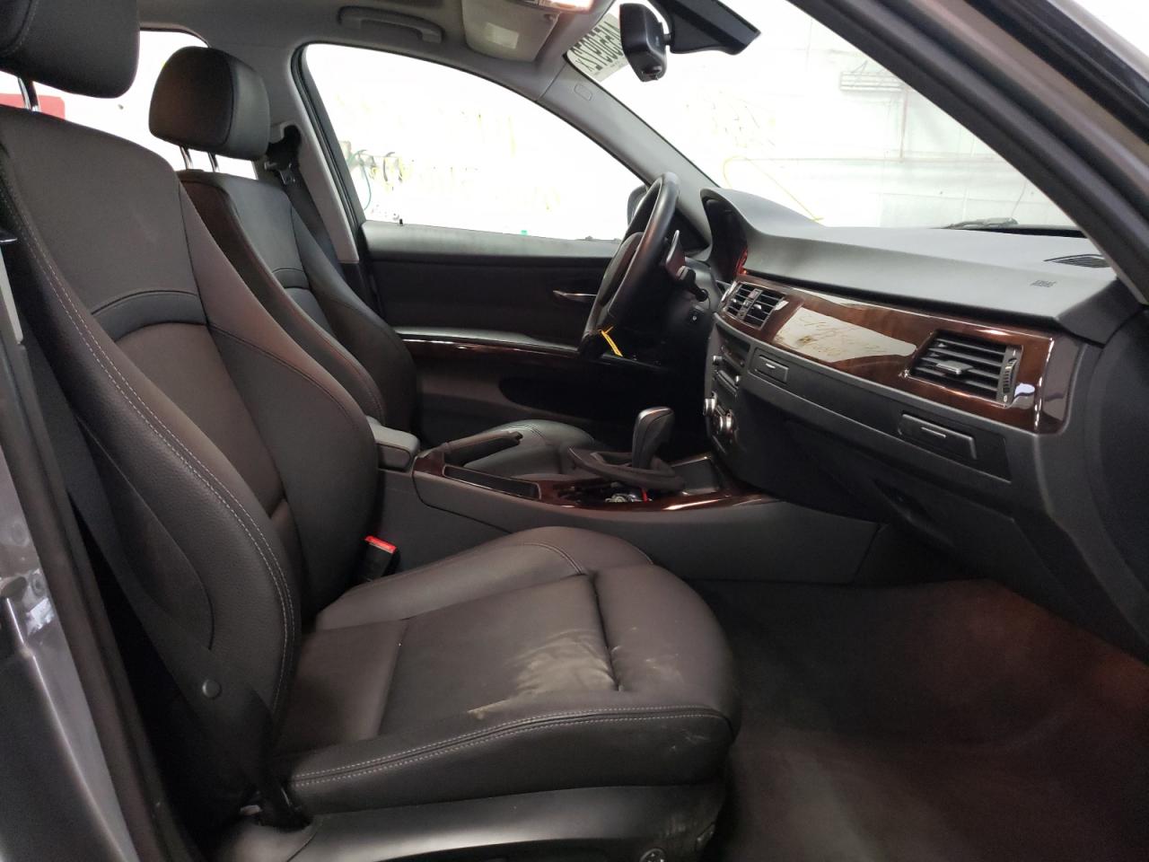 Photo 5 from auction – 2011 BMW 335 XI with VIN WBAPL5C58BA918910