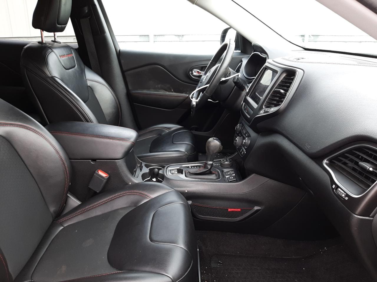 Photo 5 from auction – 2019 JEEP CHEROKEE T with VIN 1C4PJMBN7KD189172