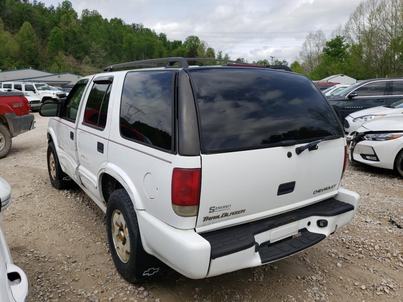 Photo 3 from auction – 2001 CHEVROLET BLAZER with VIN 1GNDT13W012207189